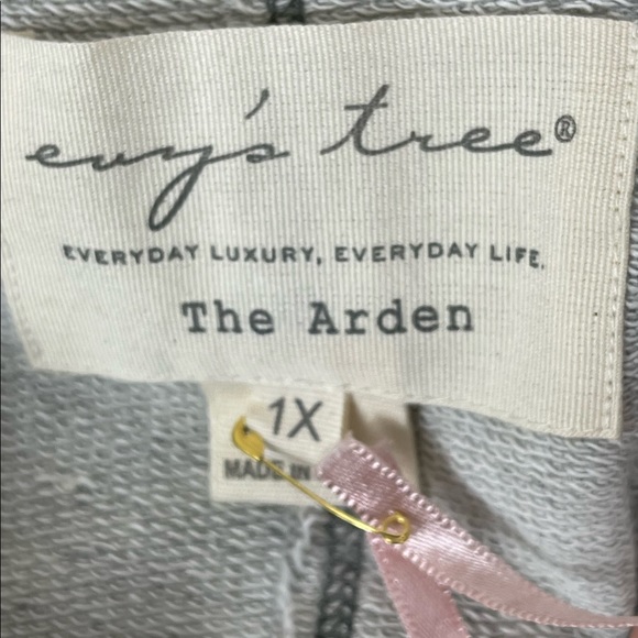 Evy's Tree The Arden Hoodie 1X - Picture 9 of 9